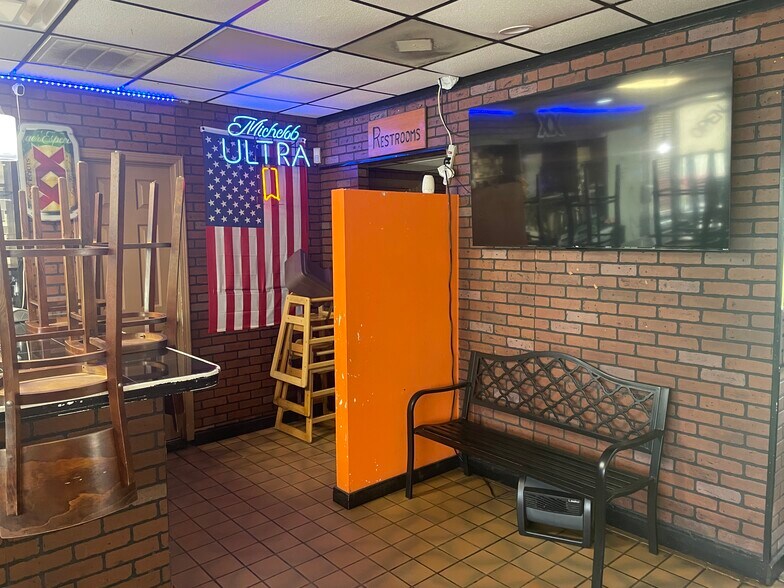 More Photos Of 6891 S Highland Blvd, Grifton Restaurant For Sale