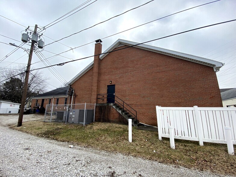 More Photos Of 2225 W Indiana St, Evansville Office Residential For Sale