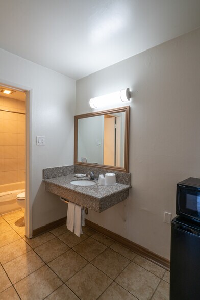 More Photos Of 840 S Indian Hill Blvd, Claremont Hotel For Sale