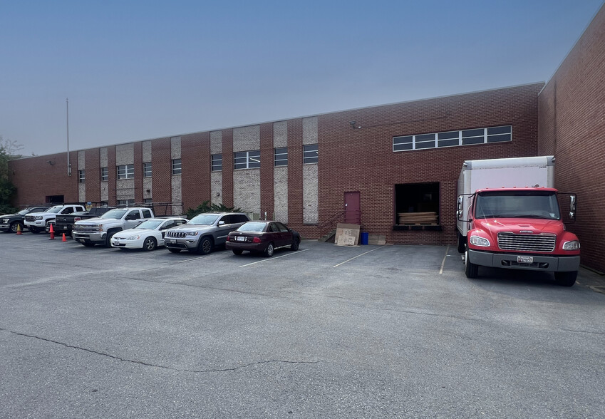 Primary Photo Of 4990 Frolich Ln, Hyattsville Warehouse For Lease