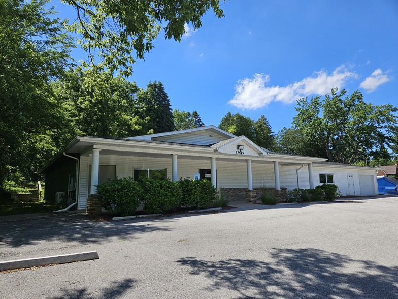 Primary Photo Of 3949 N River Rd, Freeland Office For Lease