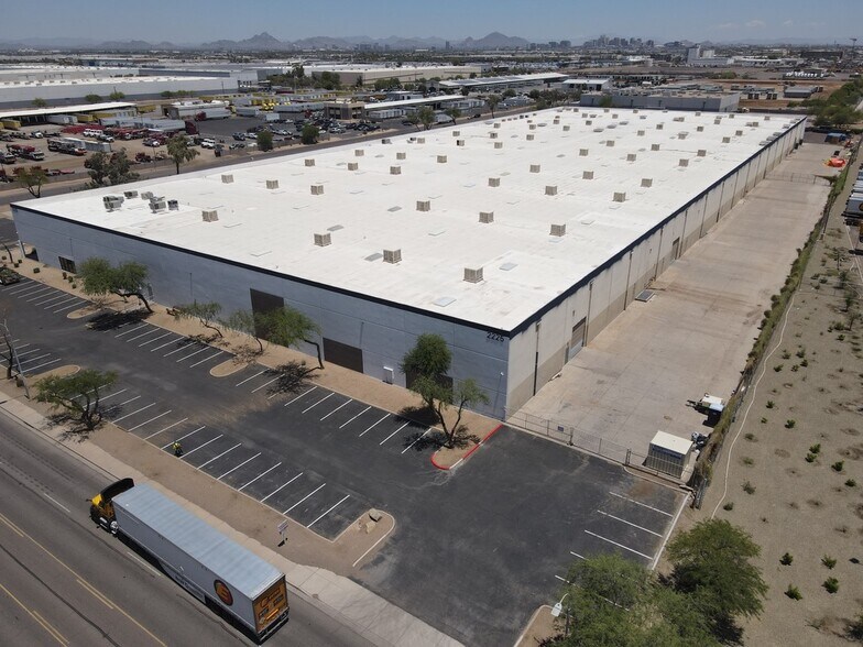 More Photos Of 2225 S 43rd Ave, Phoenix Distribution For Lease