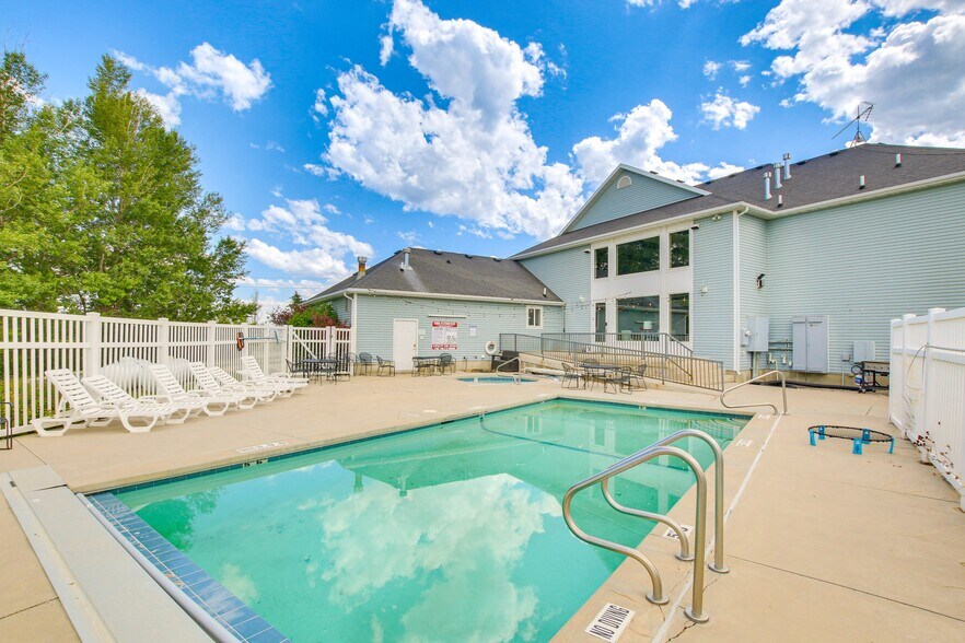 More Photos Of 40 Christa Circle cir, Garden City Specialty For Sale