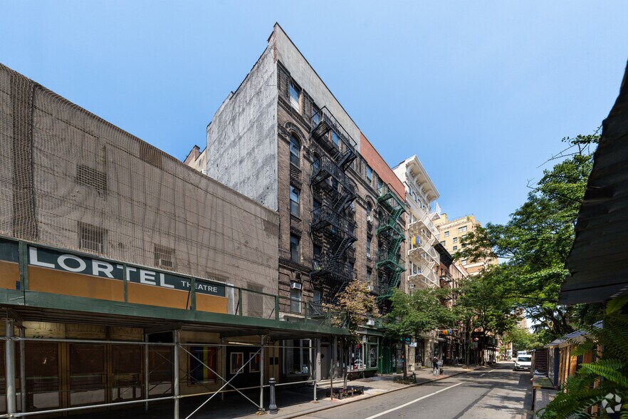 More Photos Of 119 Christopher St, New York Apartments For Lease