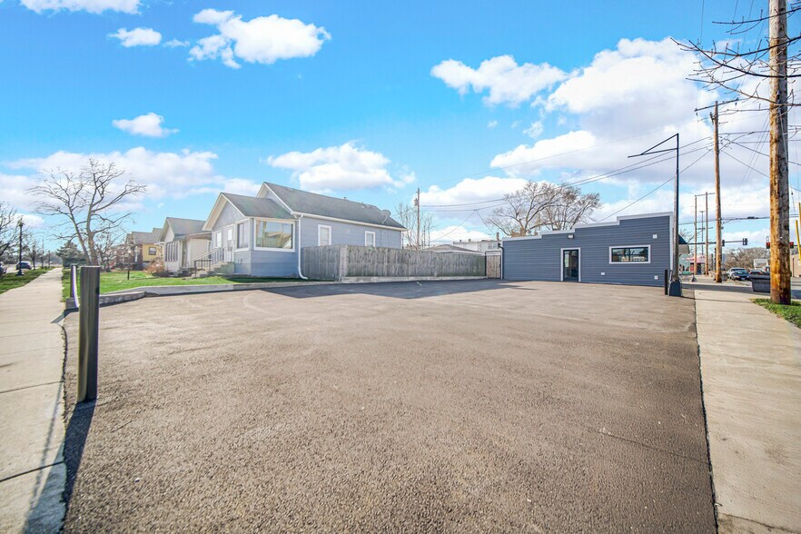 More Photos Of 2816 Martha St, Hammond Flex For Lease