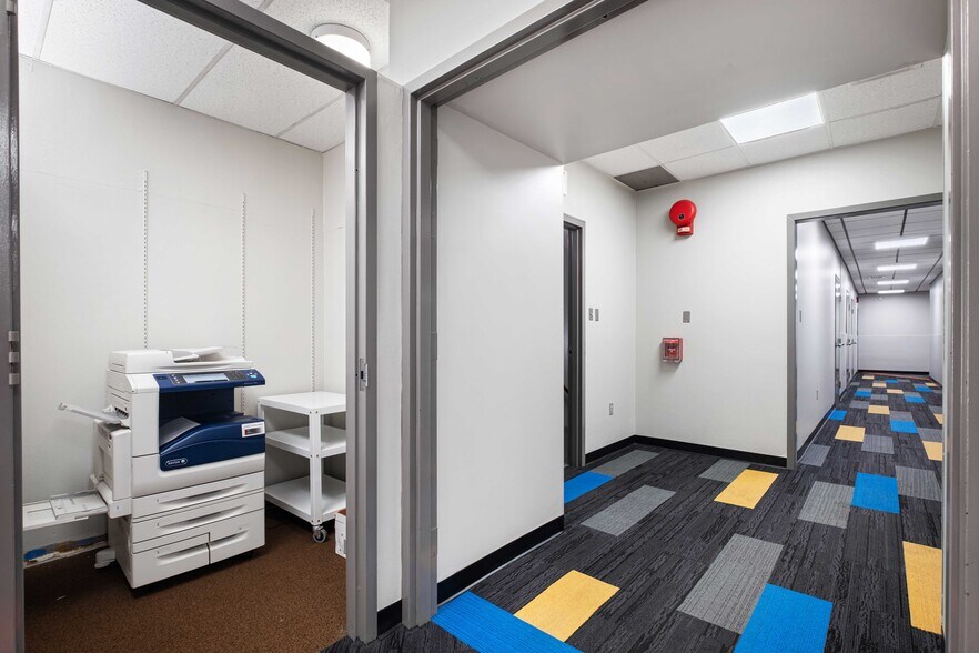 More Photos Of 5877 Commerce St, Pittsburgh Office For Sale