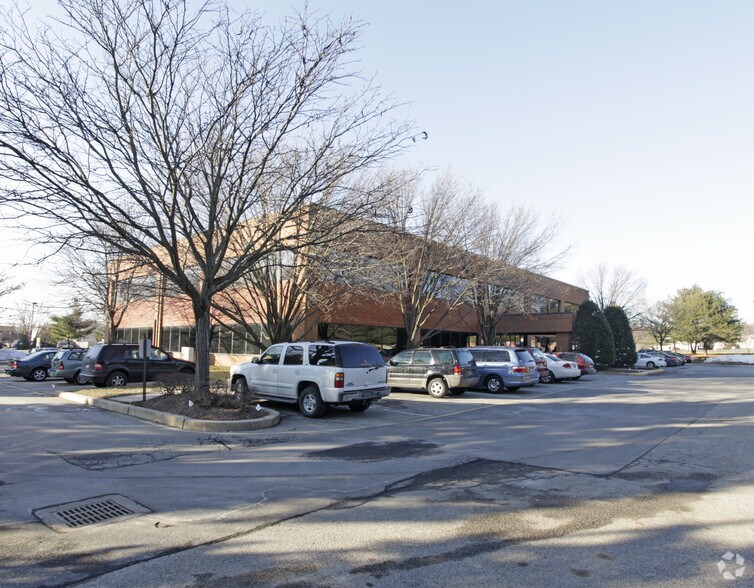 More Photos Of 160 Greentree Dr, Dover Medical For Lease