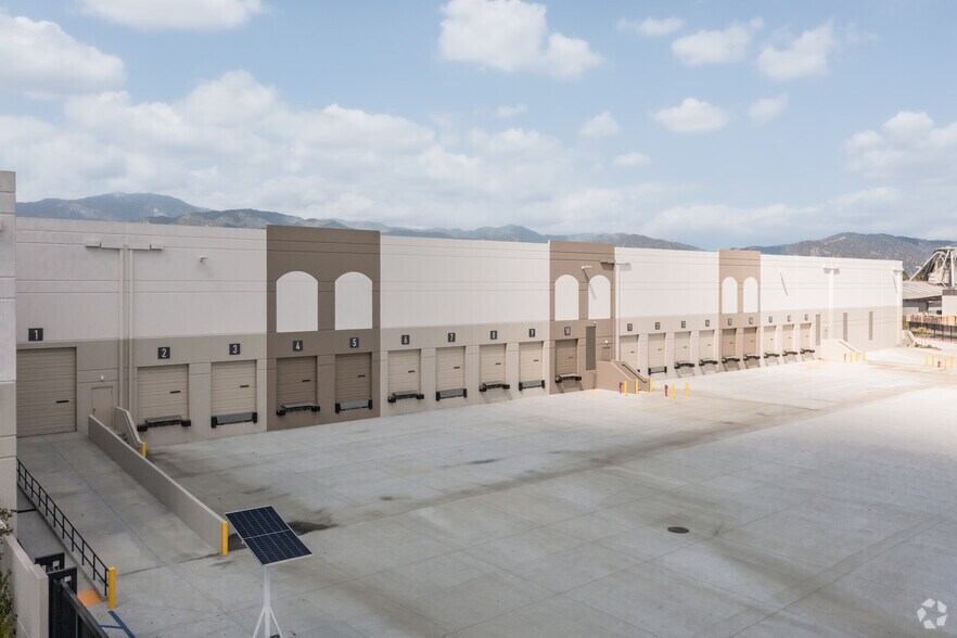 More Photos Of 4416 Azusa Canyon Rd, Irwindale Distribution For Sale