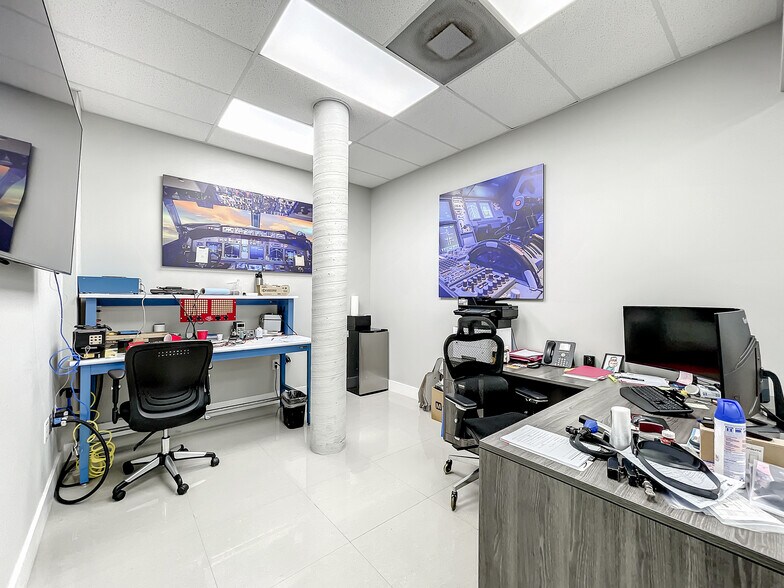 More Photos Of 2550 NW 4th Ct, Fort Lauderdale Warehouse For Sale