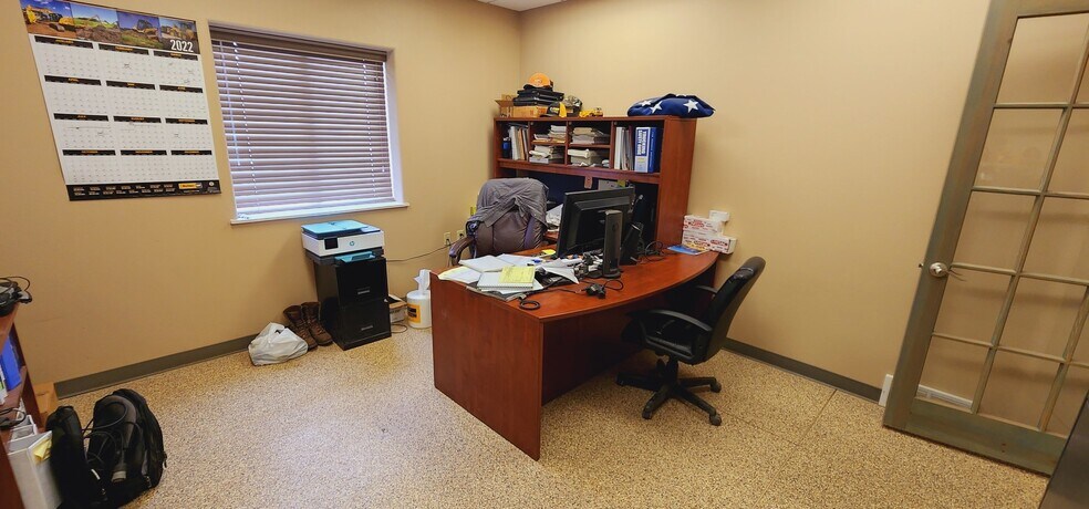 More Photos Of 860 35th Ave E, Dickinson Warehouse For Sale