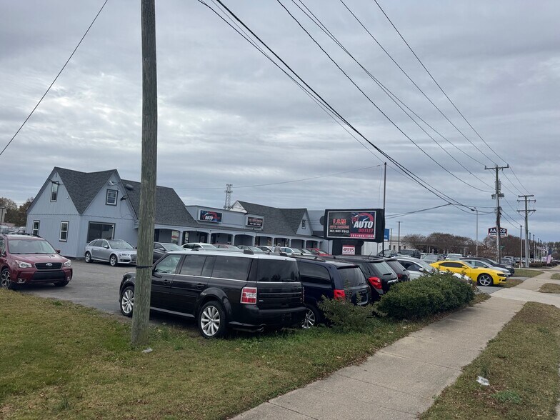 More Photos Of 4933-4935 Virginia Beach Blvd, Virginia Beach Auto Dealership For Lease