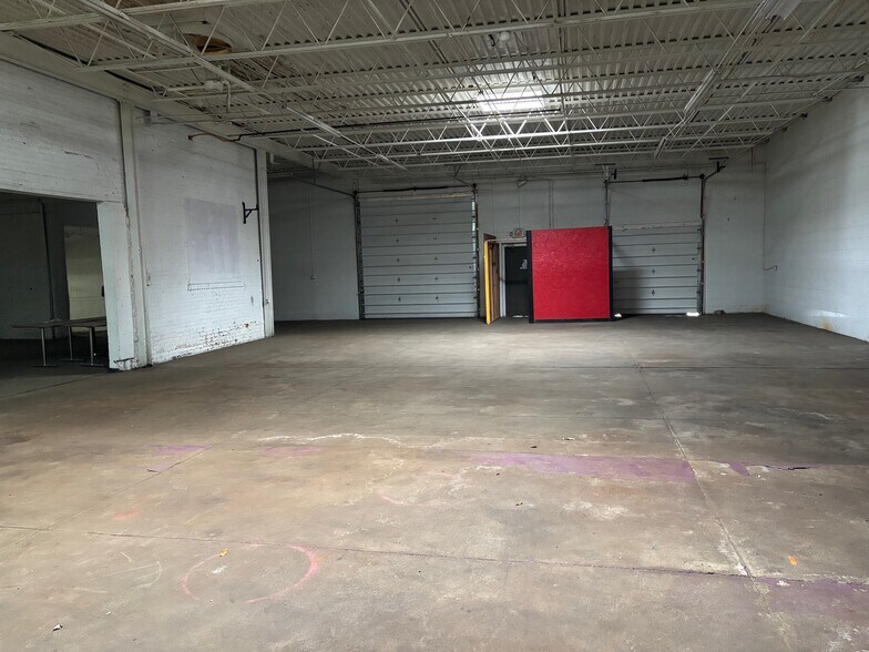 More Photos Of 7500 Bessemer Ave, Cleveland Manufacturing For Lease