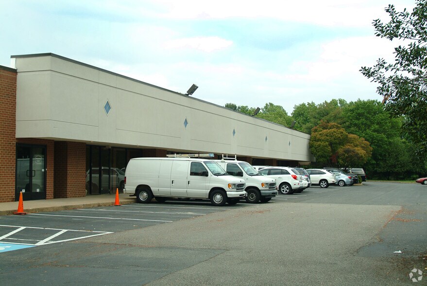 More Photos Of 3955-3979 Deep Rock Rd, Richmond Light Distribution For Lease