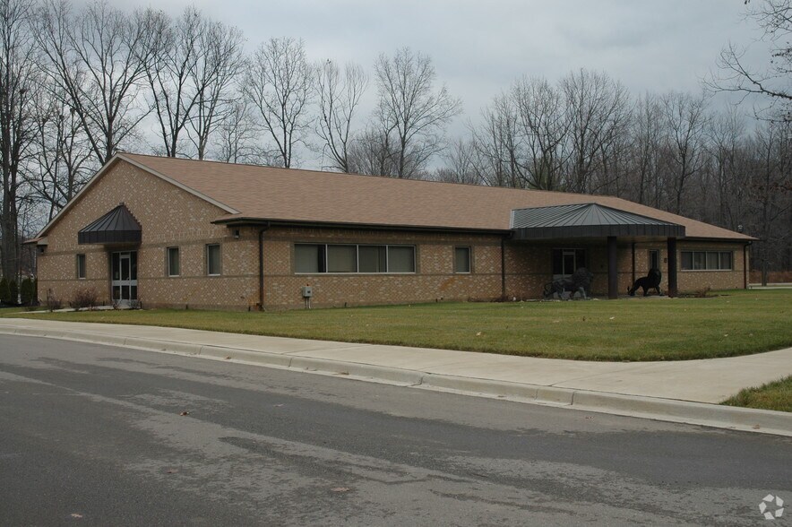 More Photos Of 5710 Bella Rose Blvd, Village of Clarkston Medical For Lease