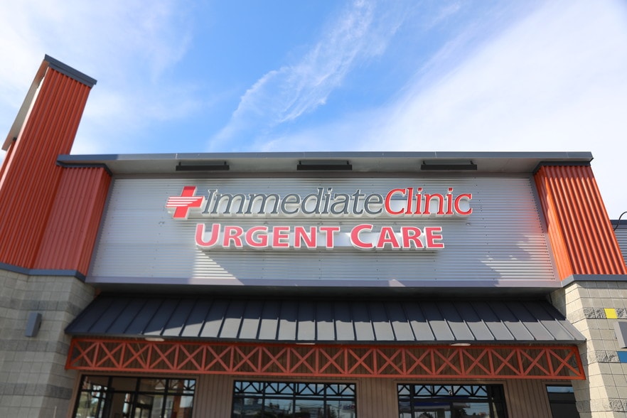 More Photos Of 607 SE Everett Mall Way, Everett General Retail For Lease