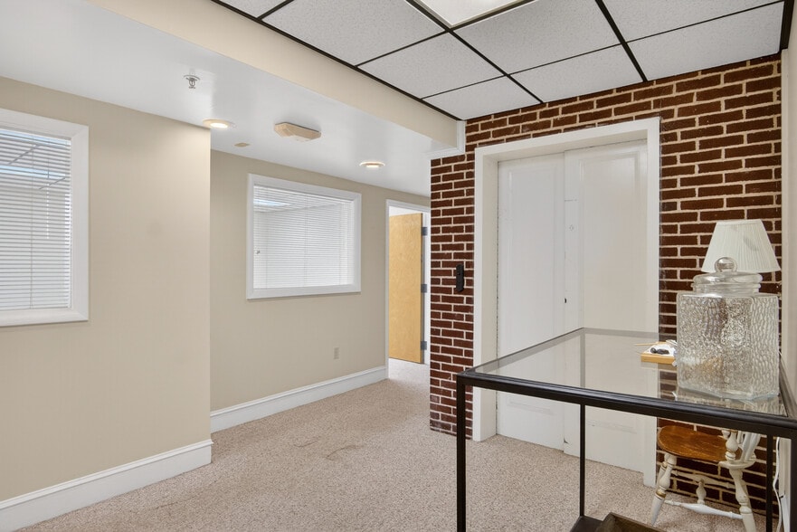 More Photos Of 104-110 S Hill Ave, South Hl, South Hill Office Residential For Sale