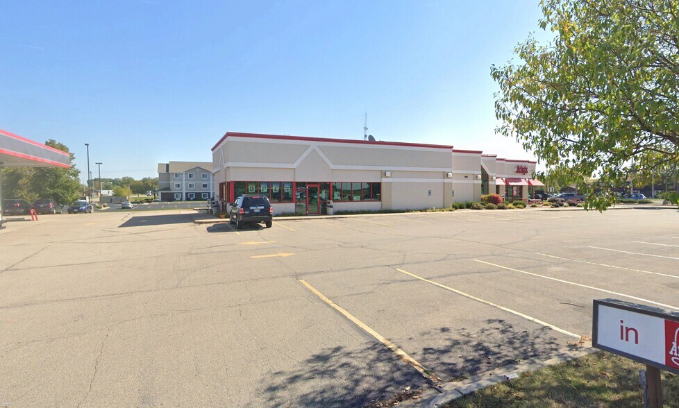 Primary Photo Of 4884 County Highway V, Deforest Fast Food For Sale