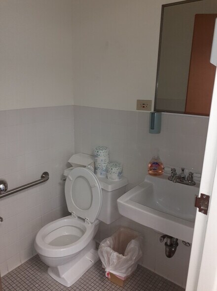 More Photos Of 505 NYS RTE 208, Monroe Office For Sale