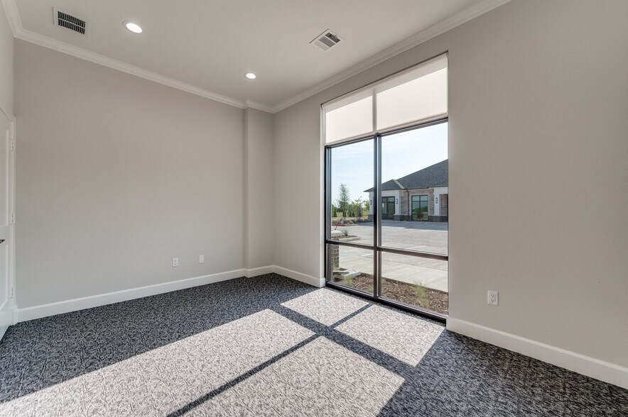 More Photos Of 1630 W Prosper Trl, Prosper Unknown For Lease