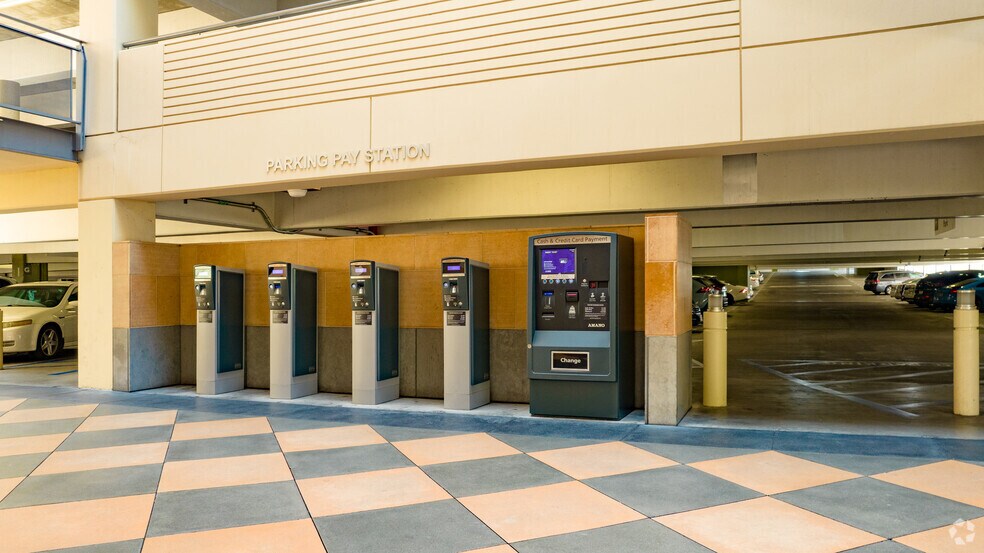 More Photos Of 15303 Ventura Blvd, Sherman Oaks Office For Lease