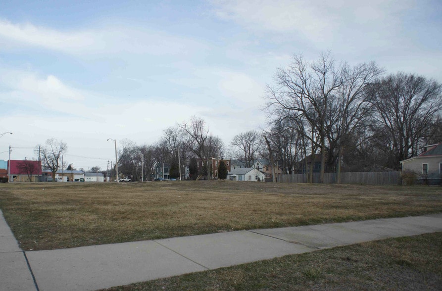 Primary Photo Of 521 W Main St, Peoria Land For Sale