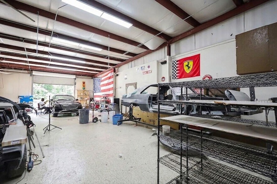 More Photos Of 3600 Kennesaw N Ind Pky, Kennesaw Flex For Lease