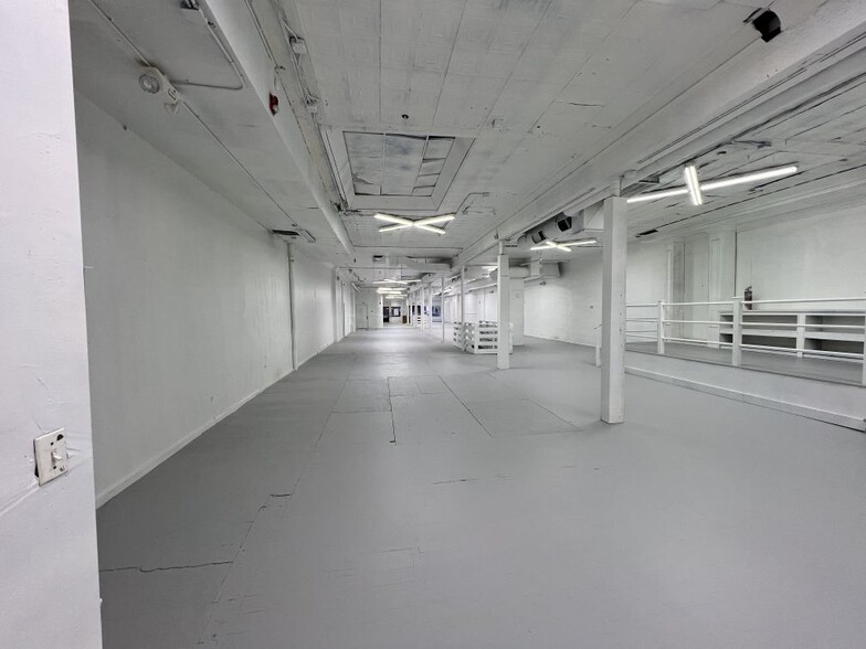 More Photos Of 813 Chapel St, New Haven Freestanding For Lease