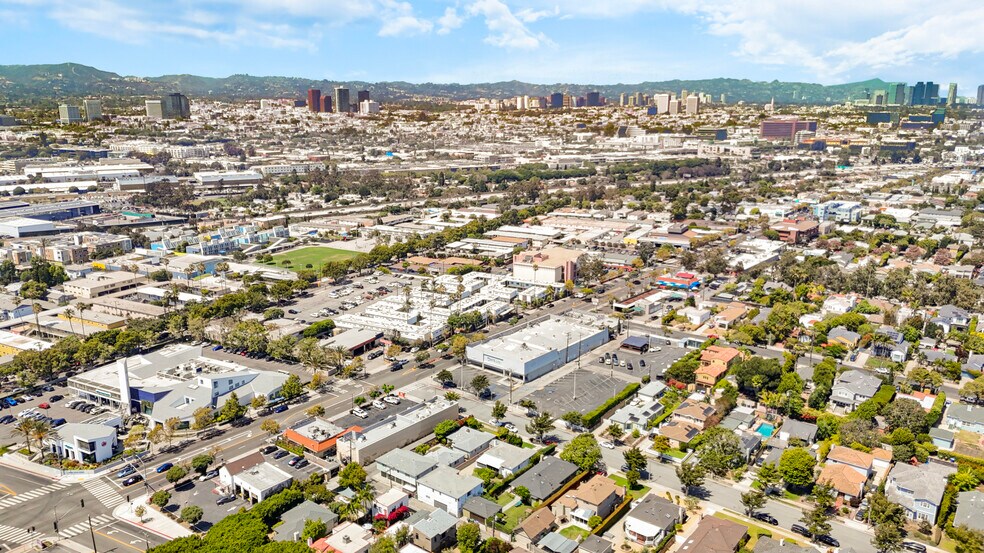 More Photos Of 2218 24th St, Santa Monica Apartments For Sale