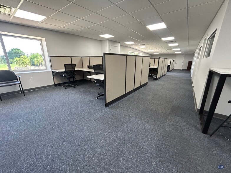 More Photos Of 275 Barnes Blvd, Rockledge Manufacturing For Lease