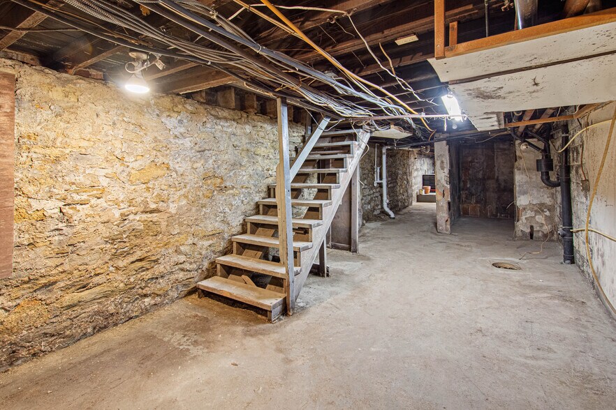More Photos Of 305 Mill St, Coraopolis Storefront Retail Residential For Sale
