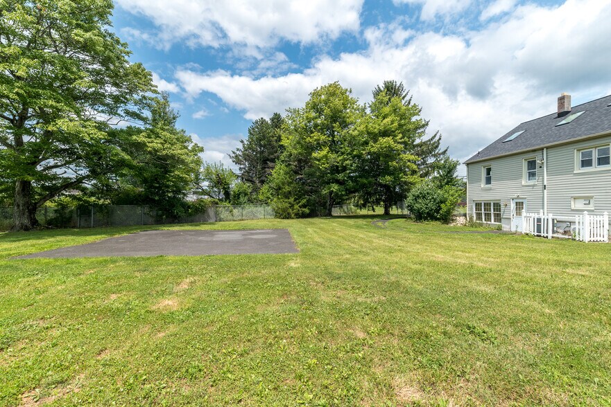 More Photos Of 4018 Durham Rd, Ottsville Storefront Retail Office For Sale