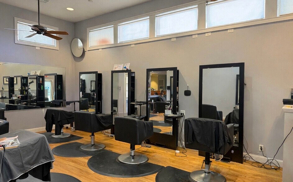 More Photos Of 716 Norwich Rd, Plainfield General Retail For Lease