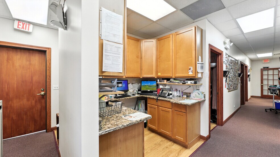 More Photos Of 5 Executive Ct, South Barrington Office For Sale