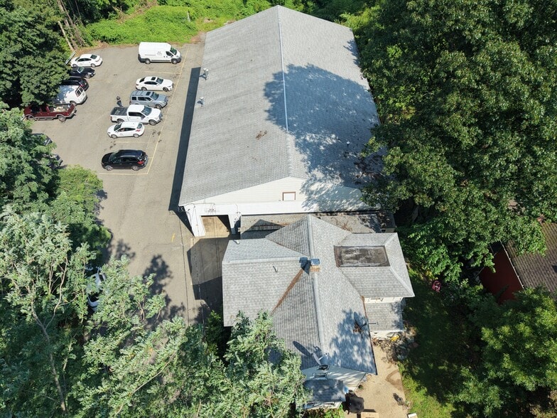 More Photos Of 23 Malcolm St, Morristown Industrial For Sale