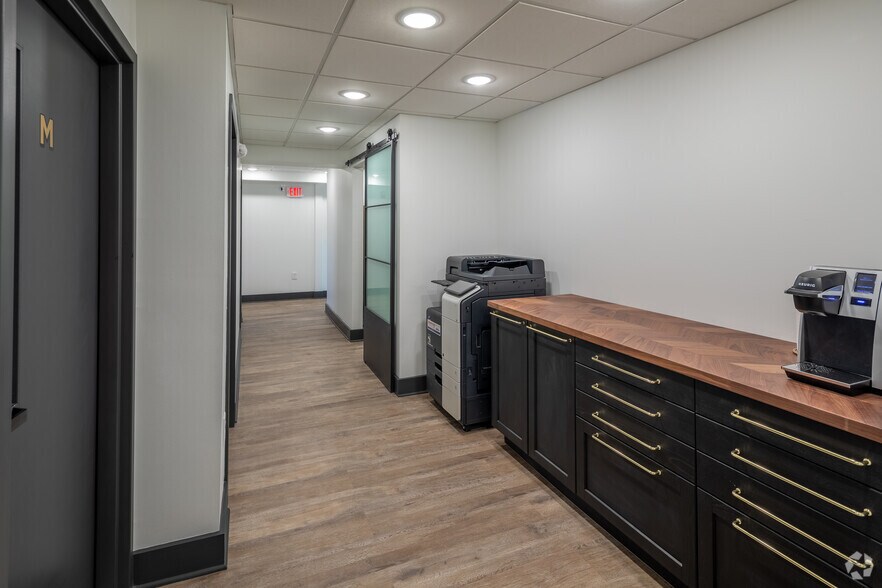 More Photos Of 4007 Delaware Ave, Nashville Office For Lease