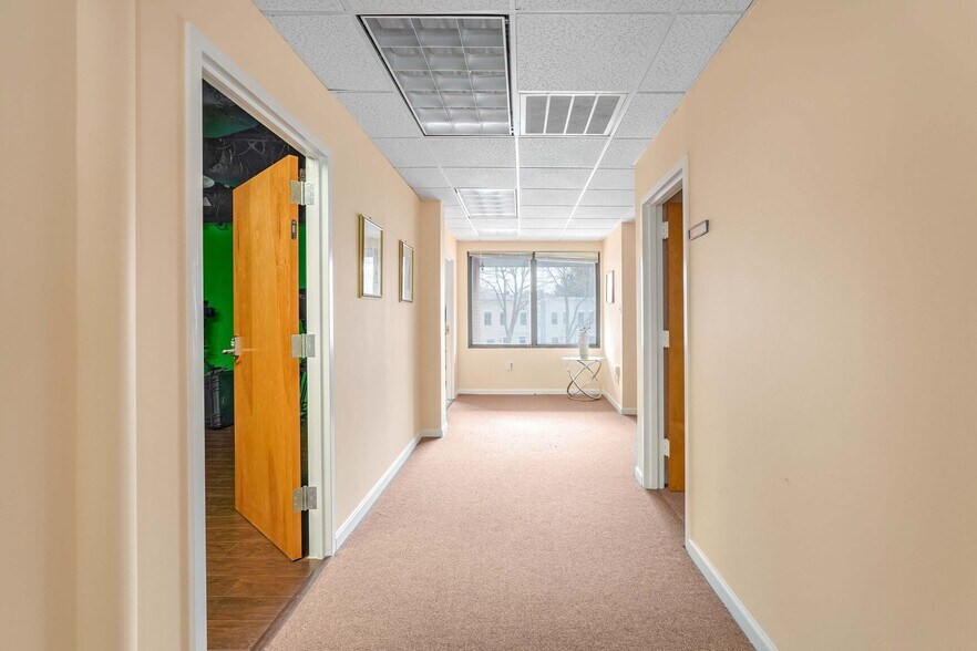 More Photos Of 1420 Prince St, Alexandria Office For Sale
