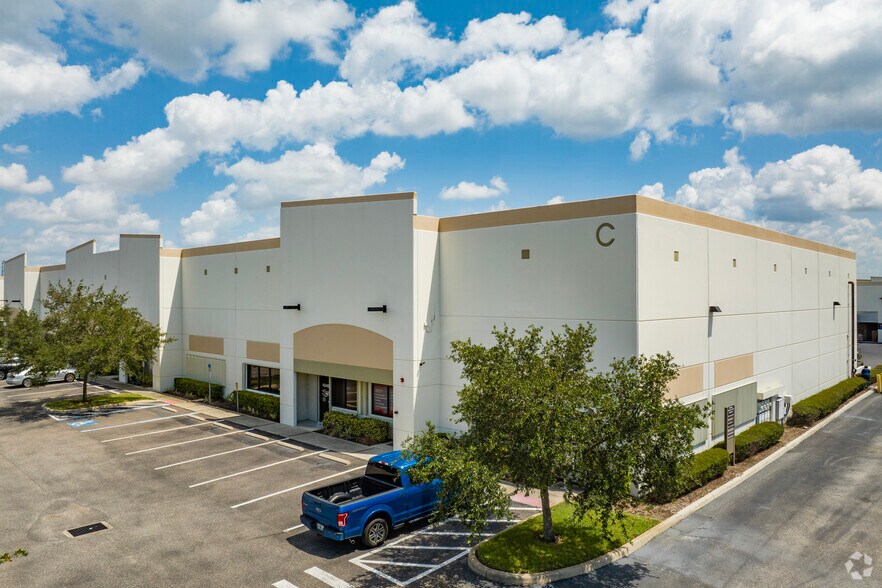 More Photos Of 4610-4630 Eagle Falls Pl, Tampa Warehouse For Lease
