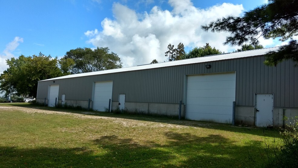 Primary Photo Of 7679 State Highway 57, Sturgeon Bay General Retail For Sale