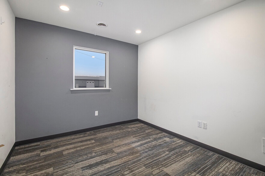 More Photos Of 9486 S Meridian Rd, Clarklake Light Manufacturing For Sale