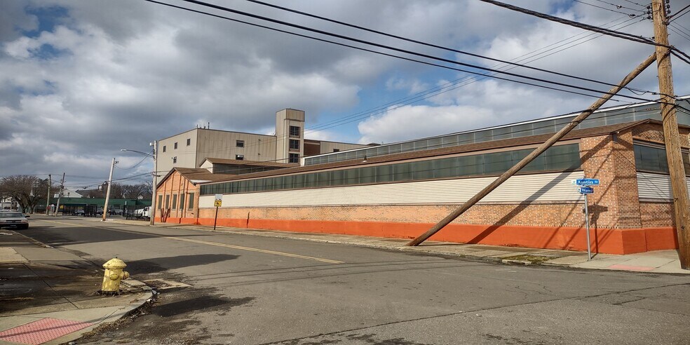 More Photos Of 275 Warren St, Bridgeport Warehouse For Sale