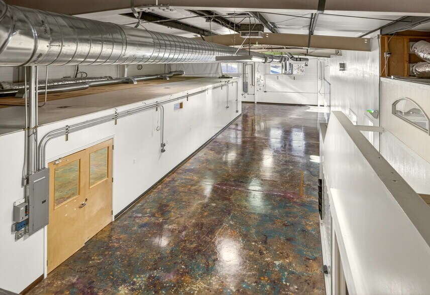 More Photos Of 3100 Merriman Rd, Medford Light Distribution For Sale