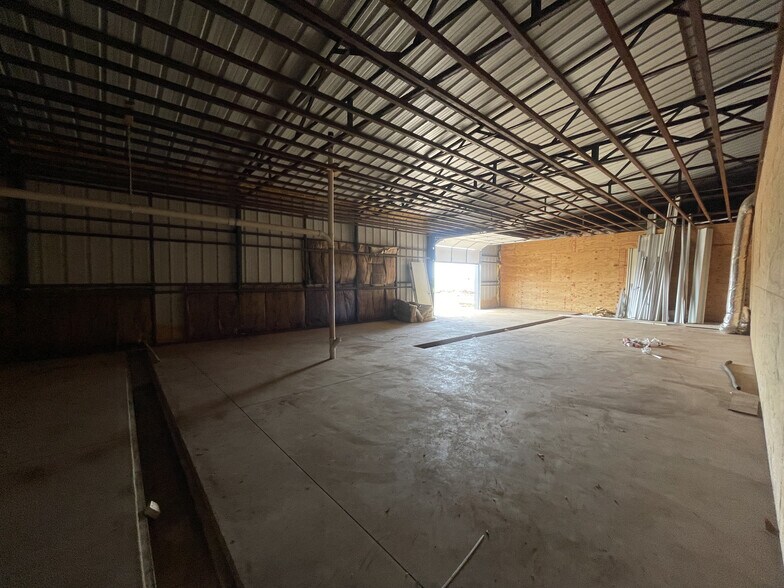 More Photos Of 5900 Moffat Rd NE, Piedmont Warehouse For Lease