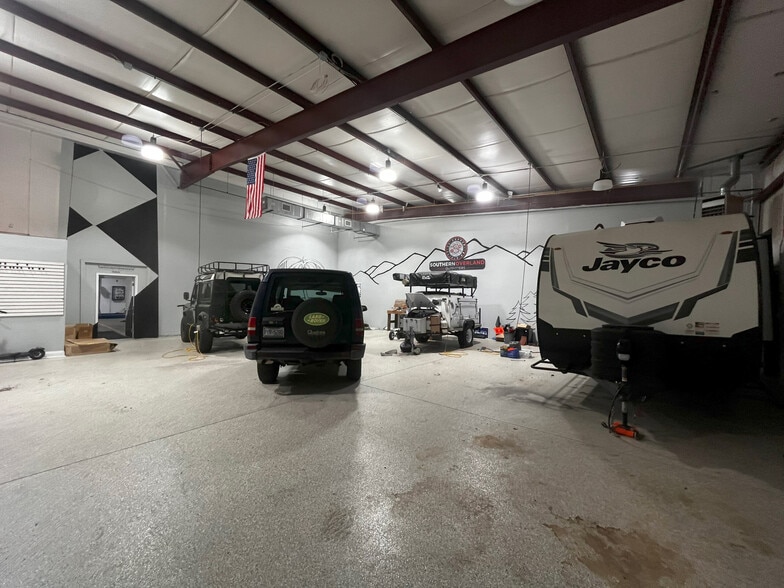 More Photos Of 3607 Gribble Rd, Stallings Warehouse For Lease