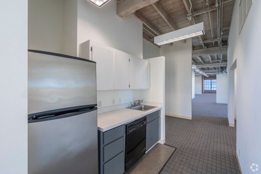 More Photos Of 318 Harrison St, Oakland Loft Creative Space For Lease