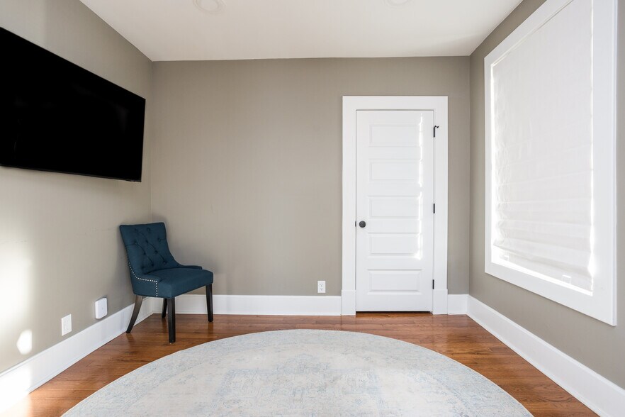 More Photos Of 502 W Main St, Danville Office For Sale