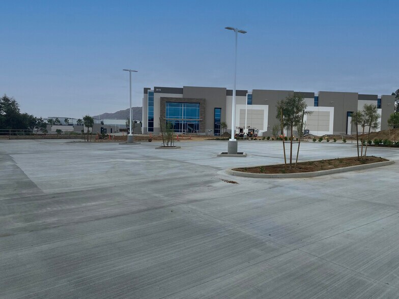 More Photos Of 2610 E Alessandro Blvd, Riverside Distribution For Lease