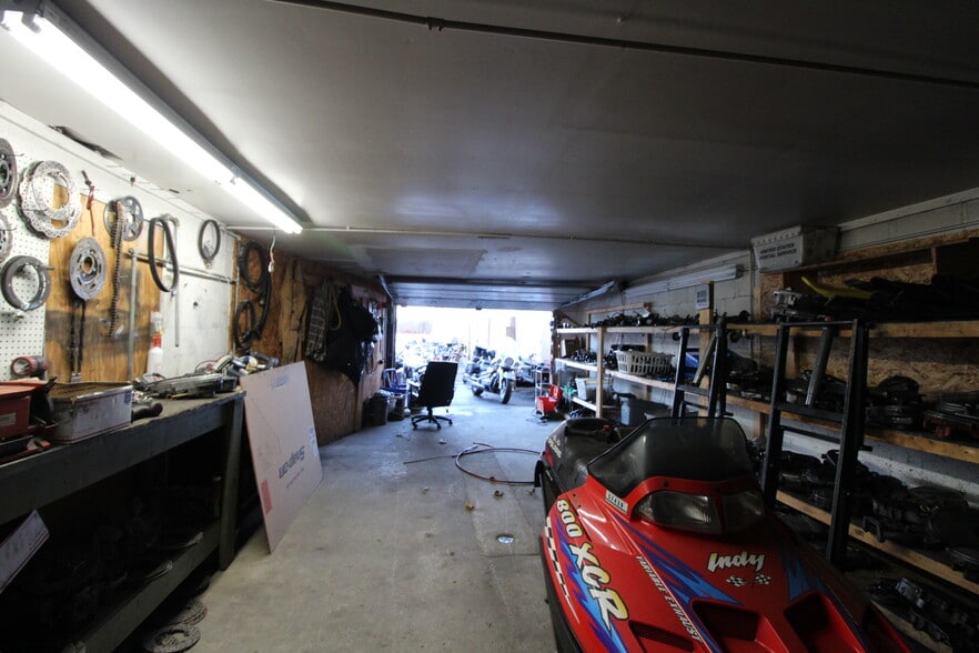 More Photos Of 585 S Main St, Central Square Auto Dealership For Sale