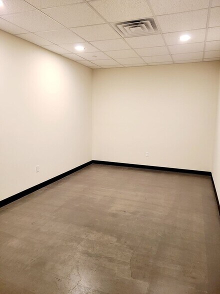More Photos Of 1922 Hooper Ave, Toms River Storefront Retail Office For Lease