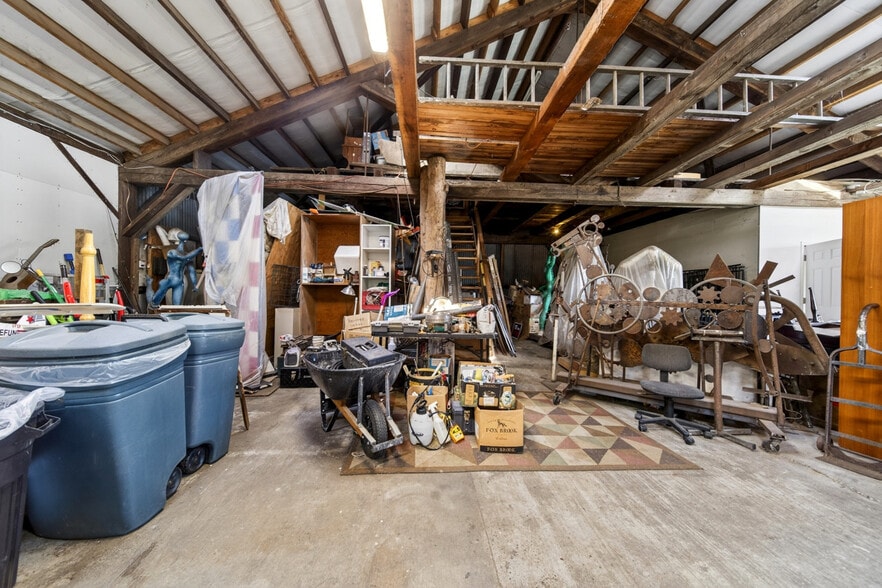 More Photos Of 77231 Highway 101, Gardiner Storefront Retail Residential For Sale