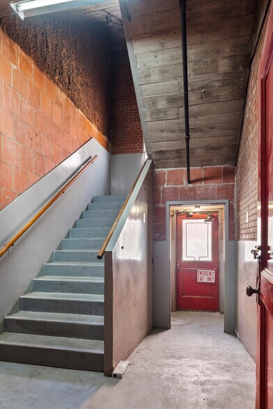More Photos Of 11 NE 11th St, Oklahoma City Warehouse For Sale